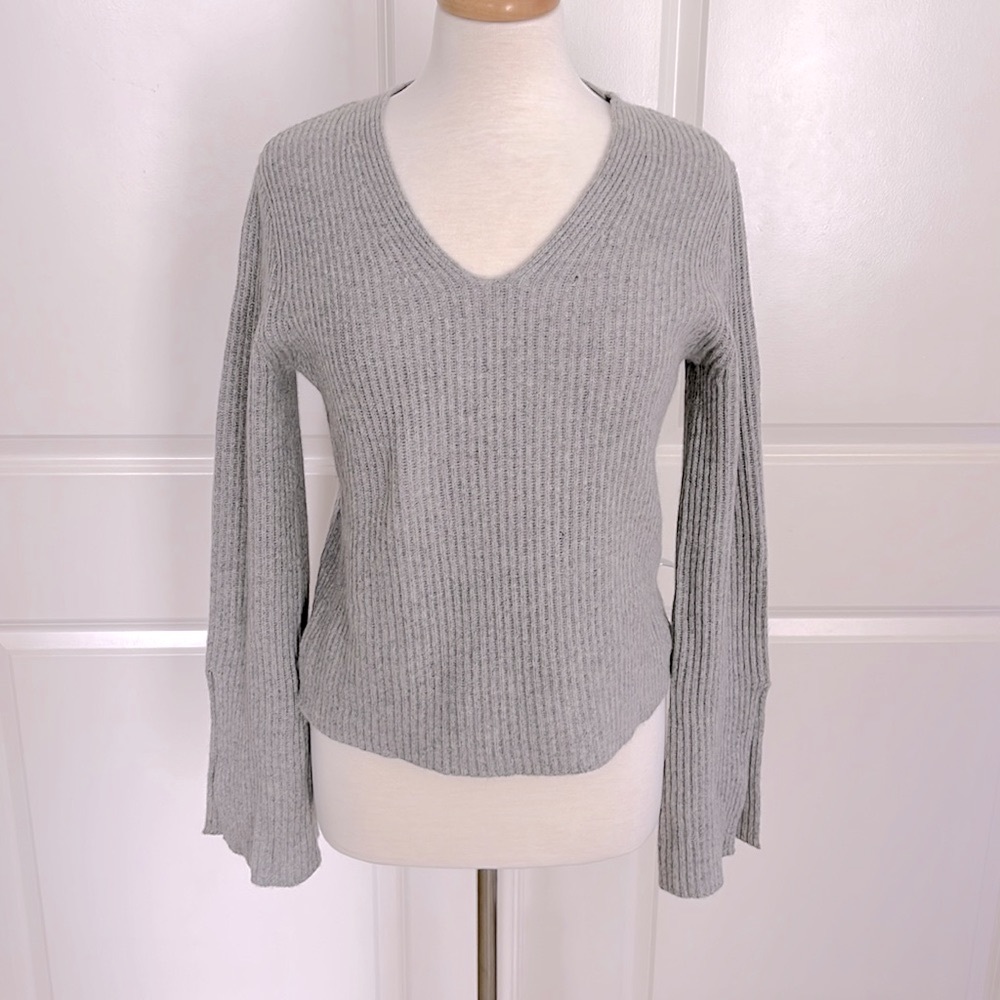 Sea Bleu Gray Cashmere Sweater Size XS